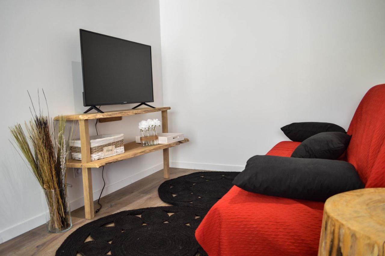 Grande Chambre D'Hote Les Chats-Pitres La Rochette (Charente) Exterior foto